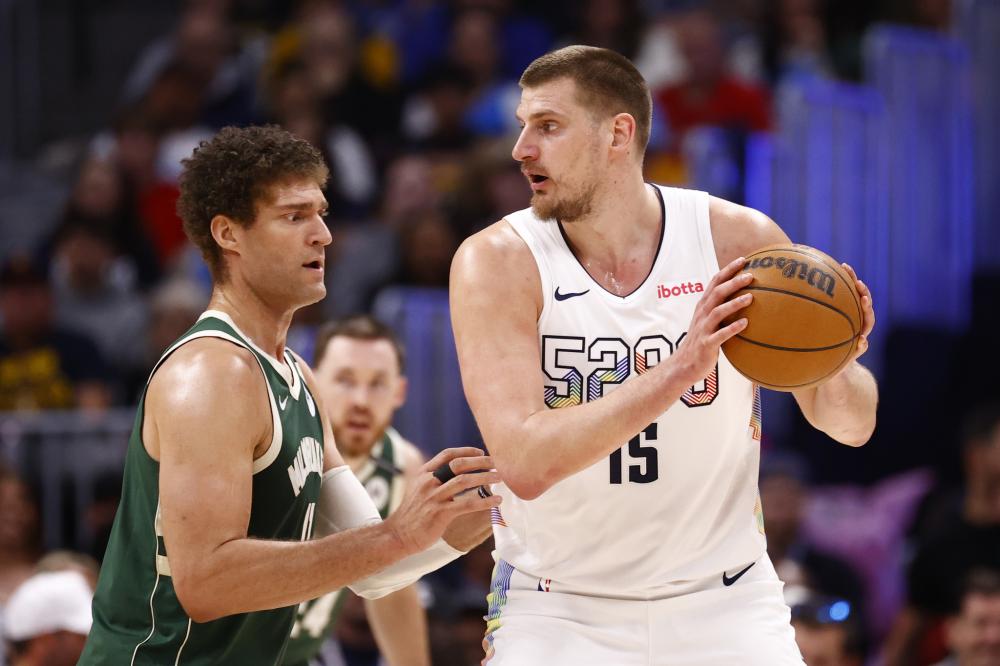 它不仅吸引 它不仅吸引