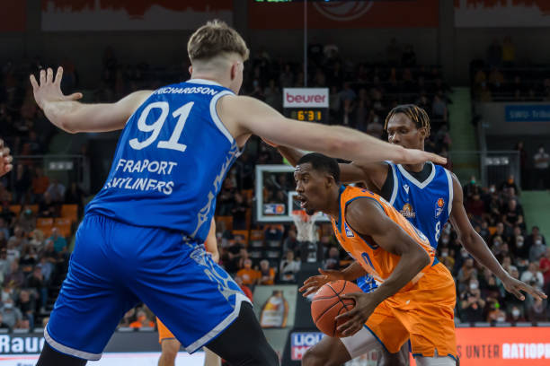 俱乐部之间 俱乐部之间