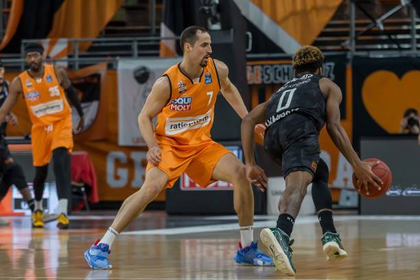 防守价值被 防守价值被