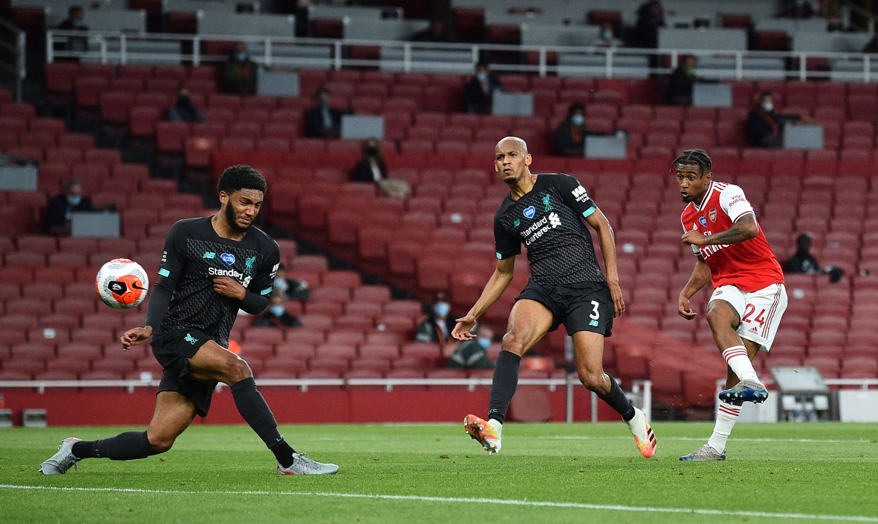 一个充满争 一个充满争