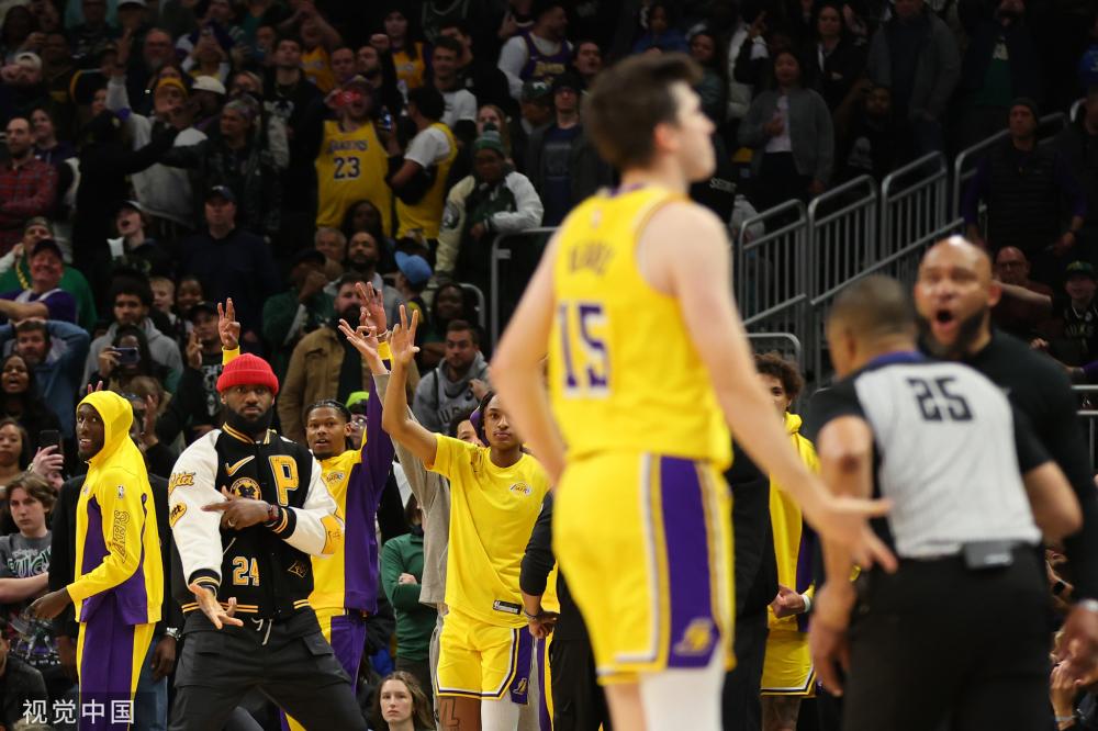 社交媒体上 社交媒体上