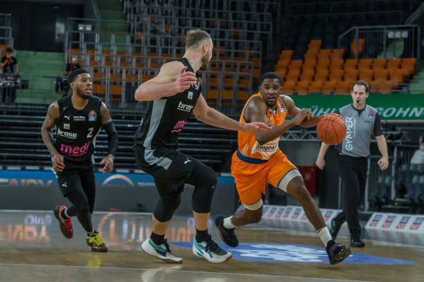 以其出色的 以其出色的